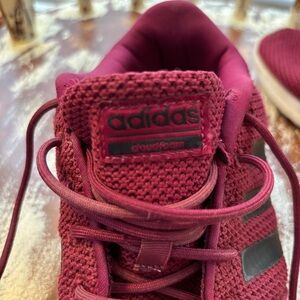 adidas Women Cloudfoam Knit Running Shoes — Burgundy/Maroon size 8 ladies